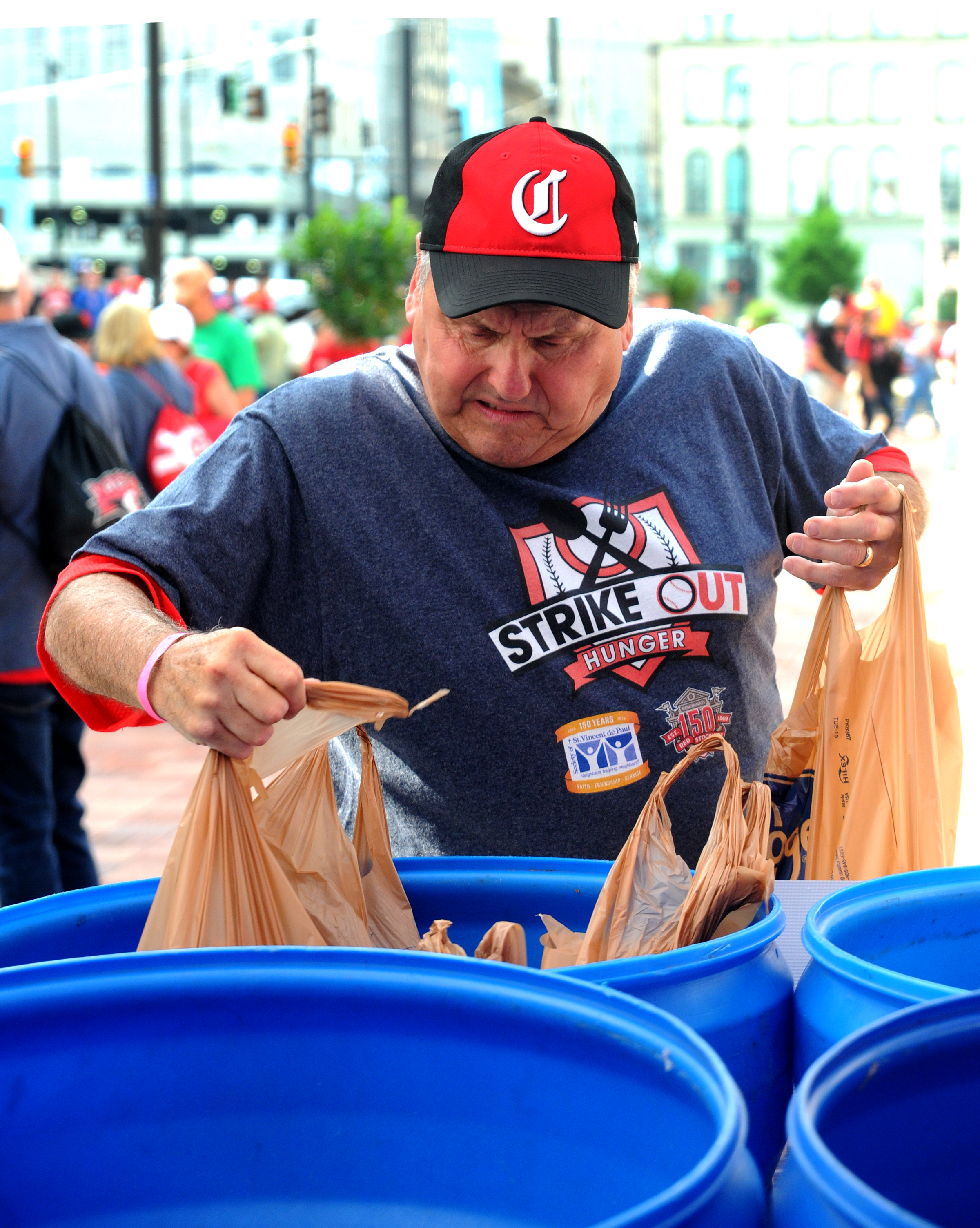 Reds Fans Donate Food To Benefit Svdp Food Pantries Catholic