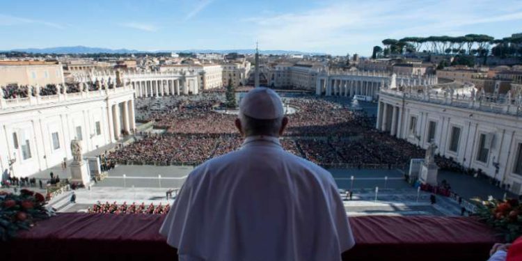 Pope Francis gives the Christmas "Urbi et Orbi" blessing Dec. 25, 2018. Credit: Vatican Media.