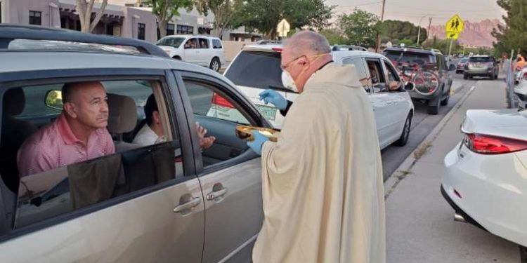 Bishop Peter Baldacchino celebrates Mass on Holy Thursday. Credit: David McNamara/Diocese of Las Cruces